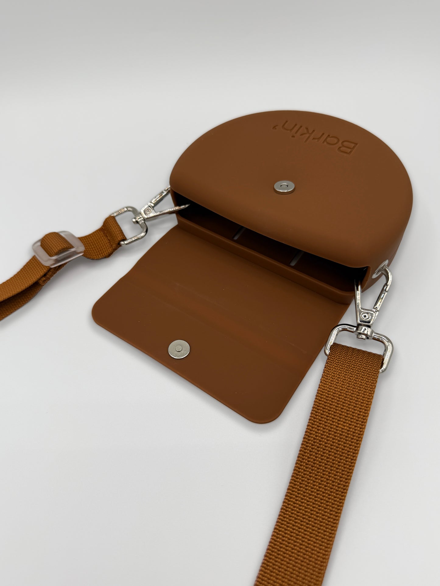 The Barkin’ Treat Pouch - Chocolate
